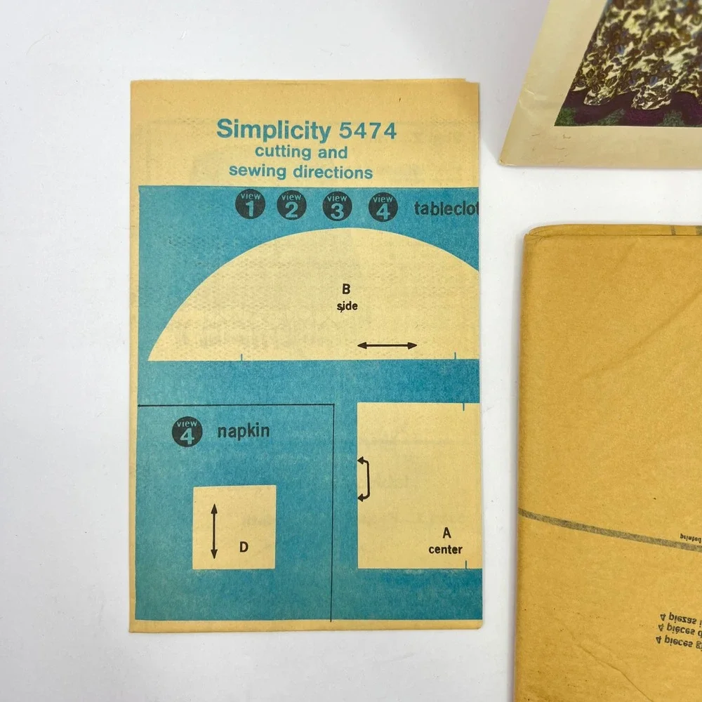 Simplicity 5474 Round Tablecloth and Napkins Sewing Pattern Vintage 1973‎ Uncut